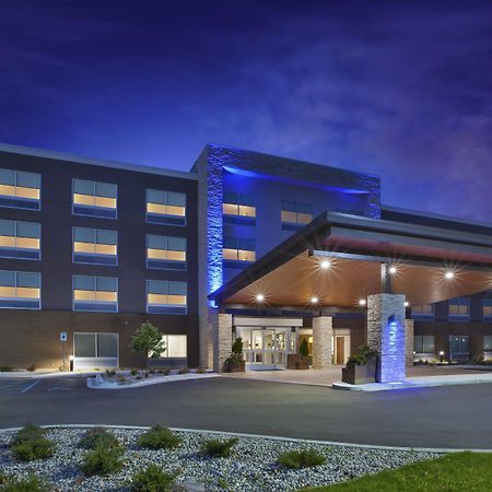 Holiday Inn Express & Suites Grand Rapids Airport North By Ihg Exterior photo