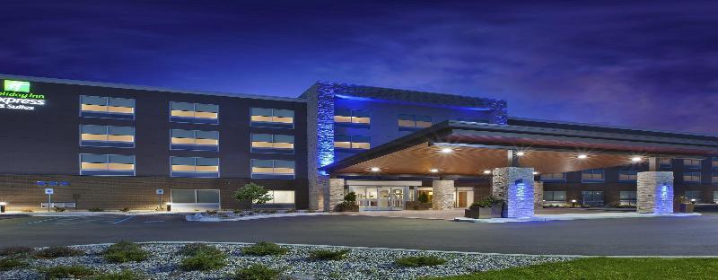 Holiday Inn Express & Suites Grand Rapids Airport North By Ihg Exterior photo